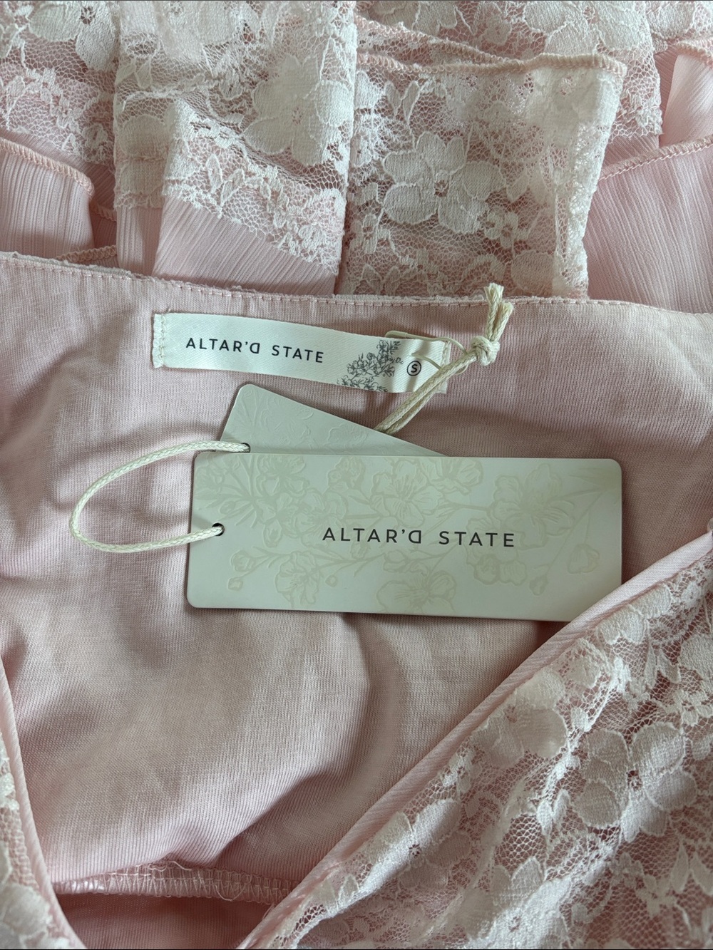 Altar'd State Lace Peplum Blouse Pink Boho Romantic Junior-inspired fit  S NWT - Picture 7 of 8